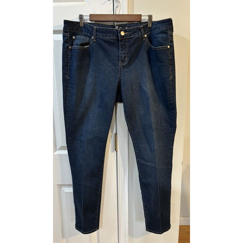 Torrid Women's Jeans Sz 16R Straight Fit Medium‎ Wash Mid Rise